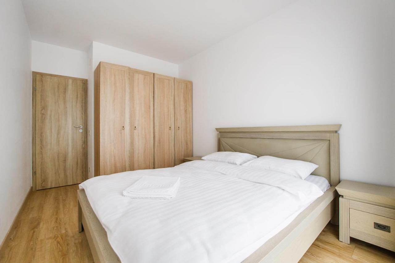 Sunny View 2 Bedroom Central Apartment Oradea Buitenkant foto