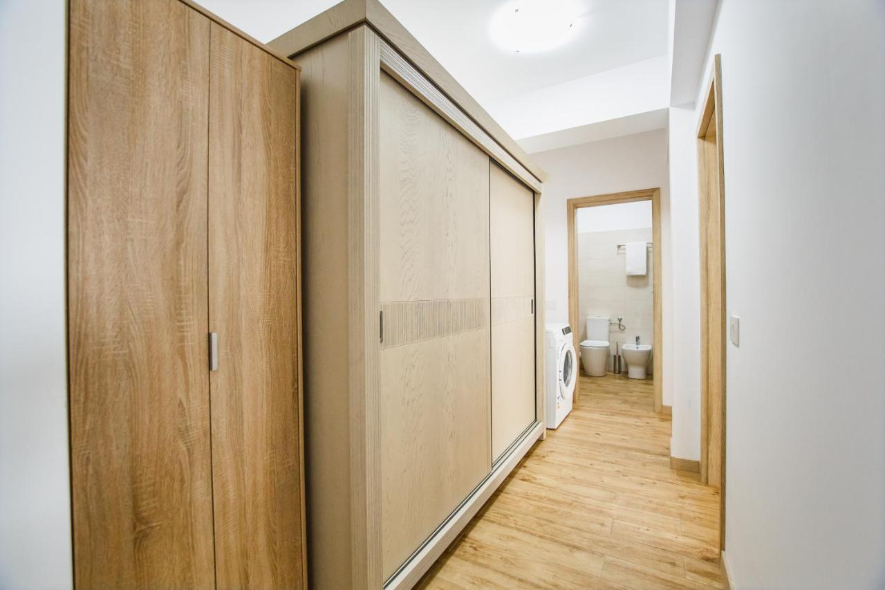 Sunny View 2 Bedroom Central Apartment Oradea Buitenkant foto