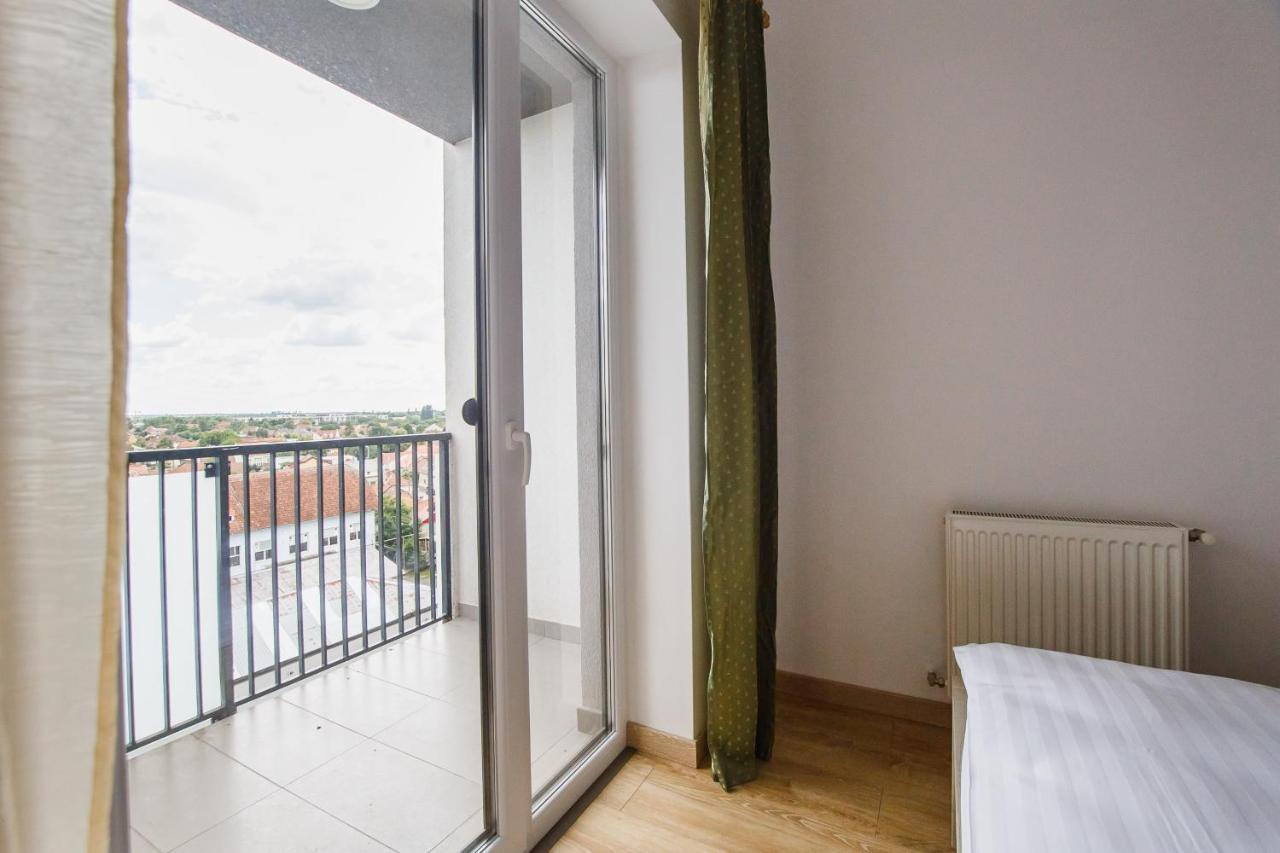 Sunny View 2 Bedroom Central Apartment Oradea Buitenkant foto
