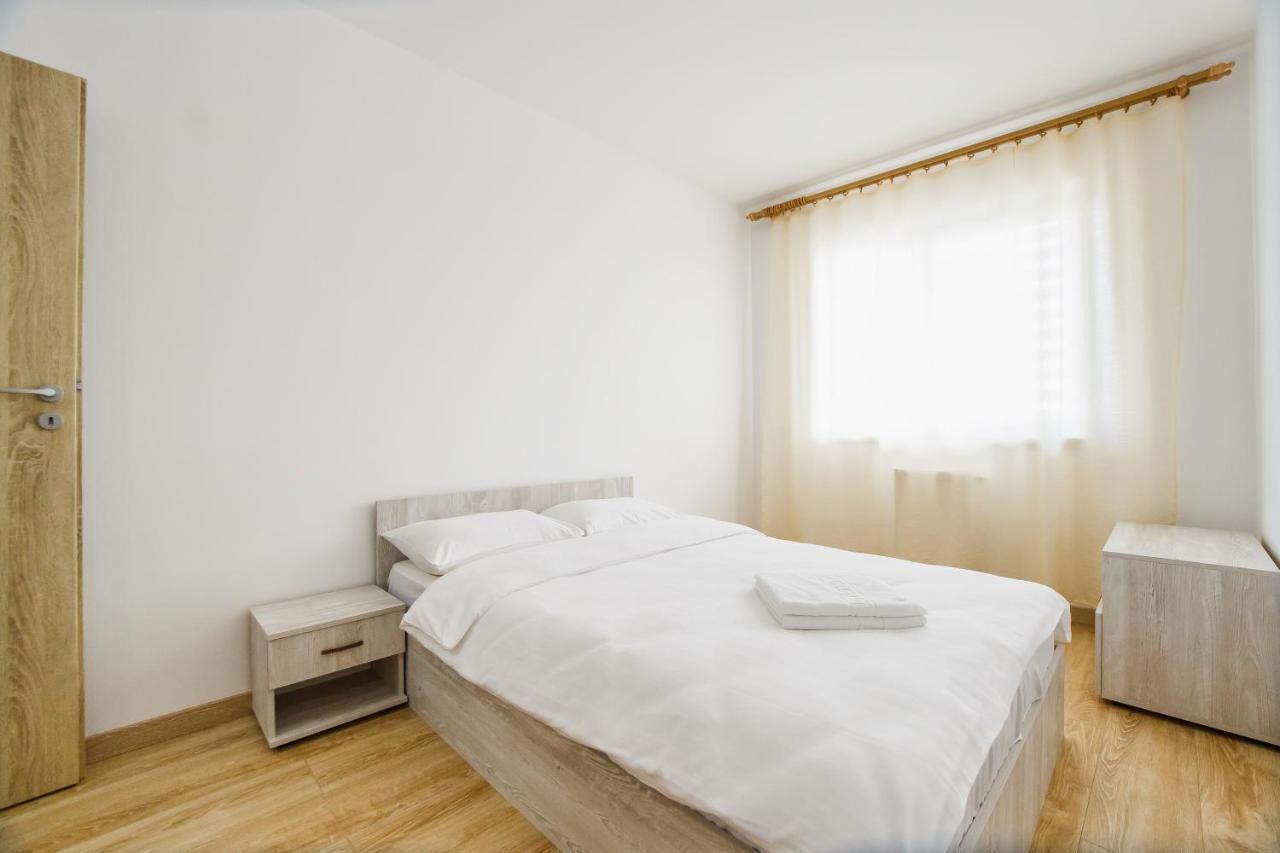 Sunny View 2 Bedroom Central Apartment Oradea Buitenkant foto