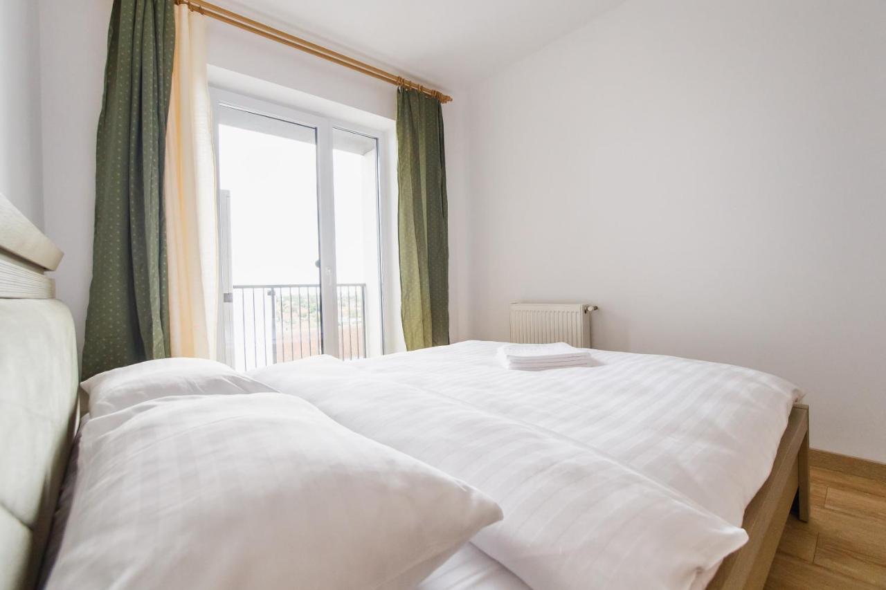 Sunny View 2 Bedroom Central Apartment Oradea Buitenkant foto