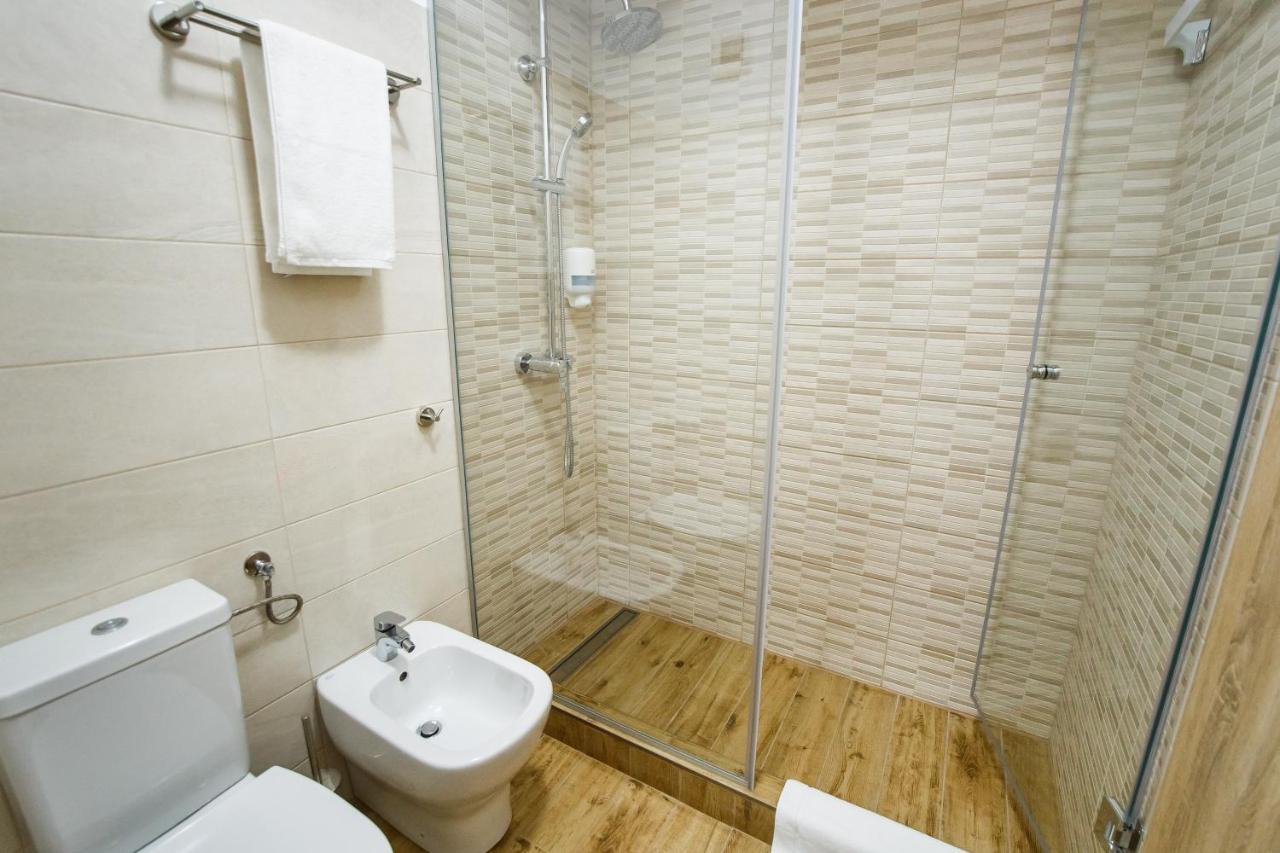 Sunny View 2 Bedroom Central Apartment Oradea Buitenkant foto